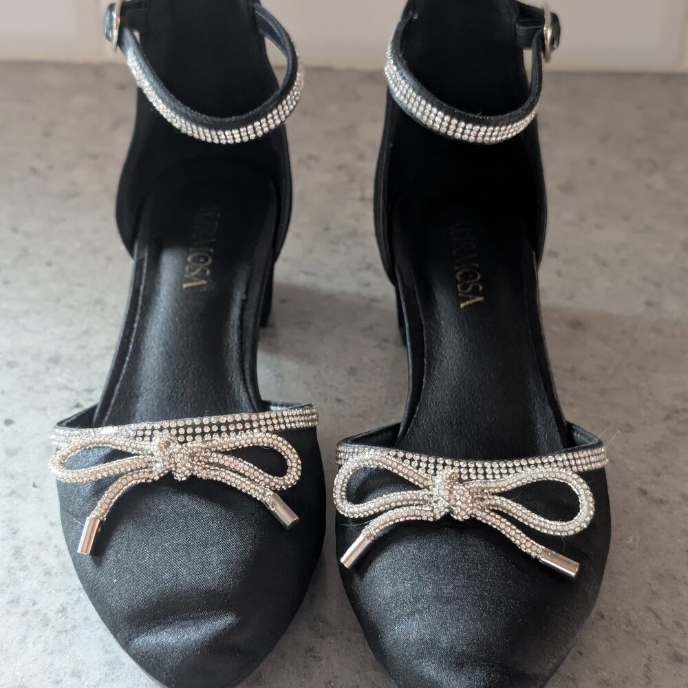 Laurmosa Girls Dressy Block Heel Shoes – Black Satin with Rhinestone Bow – Size